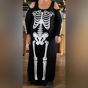 4x Torrid Cold shoulder Skeleton dress